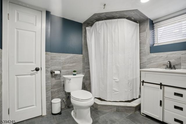 648 Myrtle St, Elizabeth City, NJ 07202