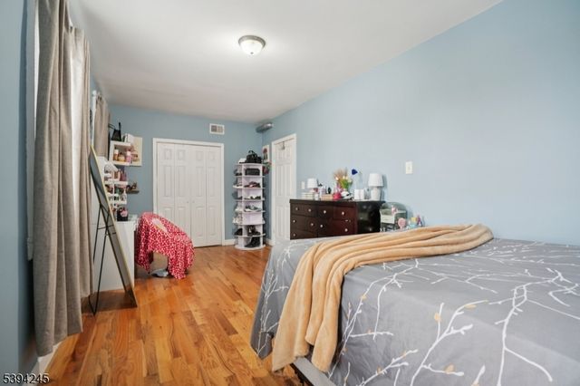 648 Myrtle St, Elizabeth City, NJ 07202