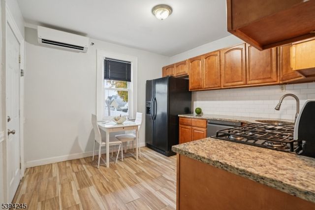 648 Myrtle St, Elizabeth City, NJ 07202