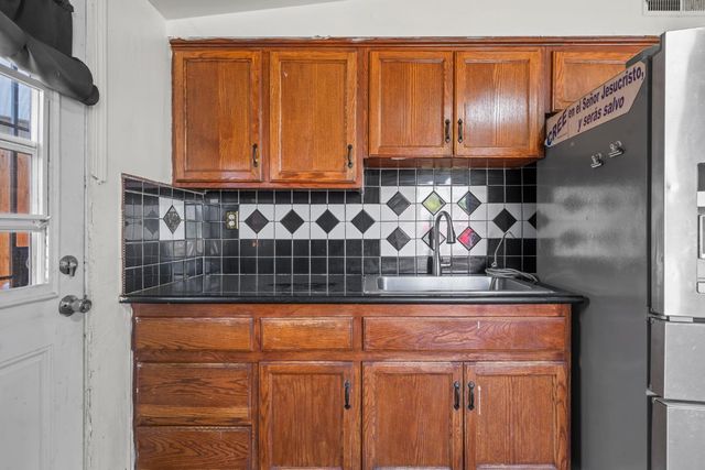780 Beardsley Dr, West Sacramento, CA 95605