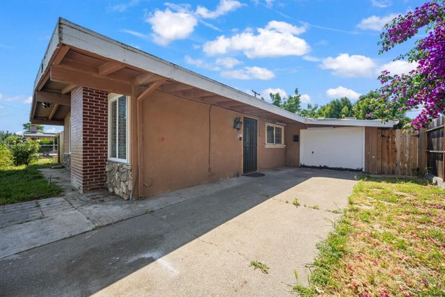780 Beardsley Dr, West Sacramento, CA 95605