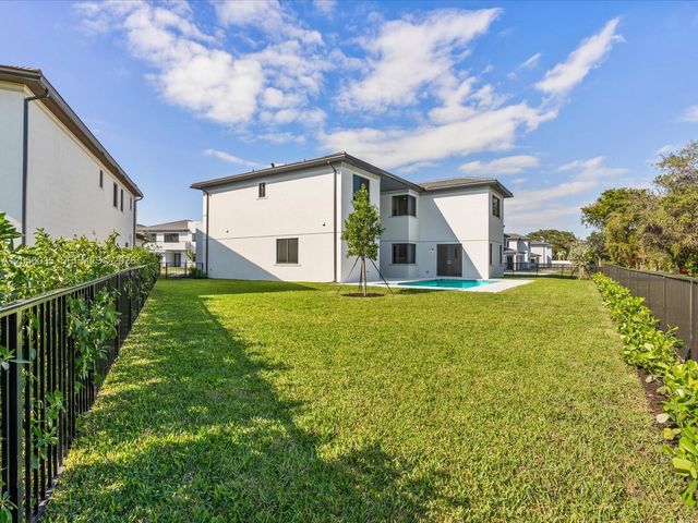 19701 NE 16 PL, Miami, FL 33179