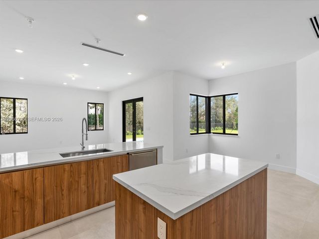 19701 NE 16 PL, Miami, FL 33179