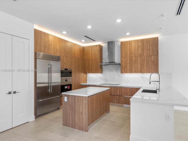 19701 NE 16 PL, Miami, FL 33179