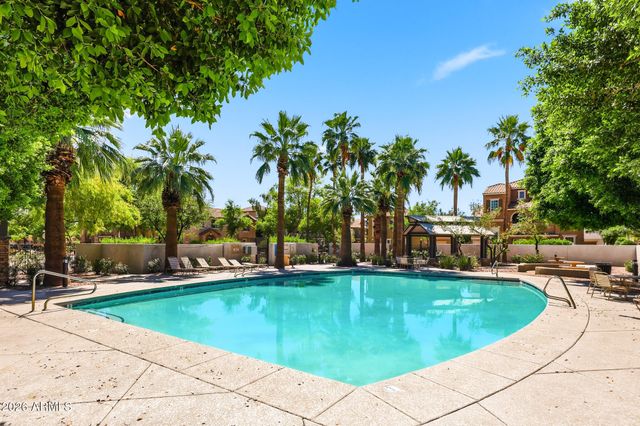 2107 E HUNTINGTON Drive, Phoenix, AZ 85040