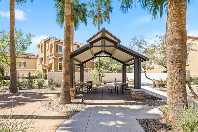 2107 E HUNTINGTON Drive, Phoenix, AZ 85040