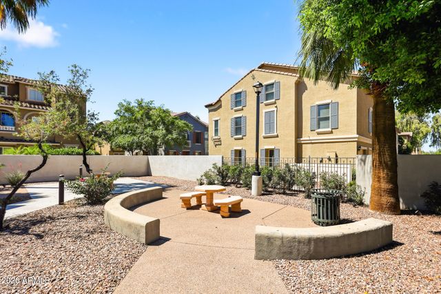 2107 E HUNTINGTON Drive, Phoenix, AZ 85040