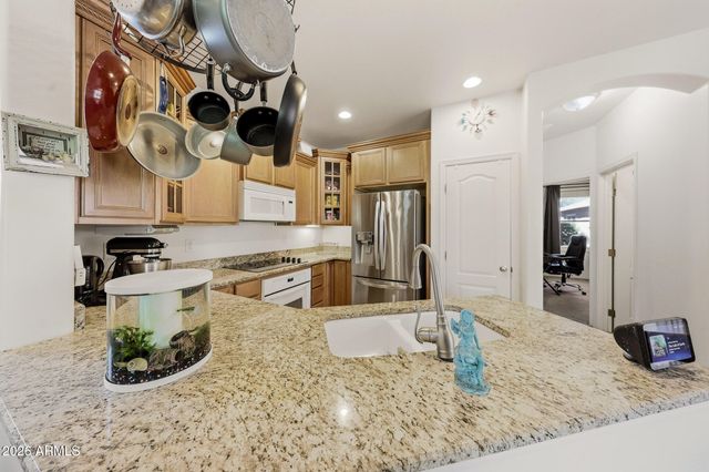 2107 E HUNTINGTON Drive, Phoenix, AZ 85040