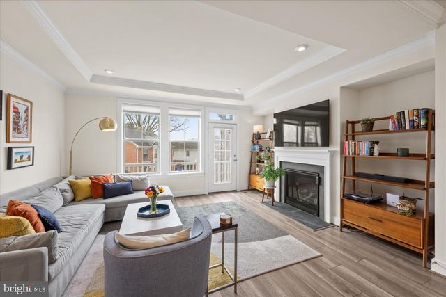 2236 S GLEBE RD, Arlington, VA 22206