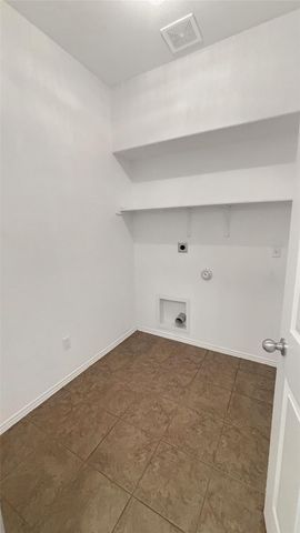 133 S Langtry LN, Jarrell, TX 76537