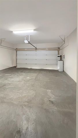 133 S Langtry LN, Jarrell, TX 76537