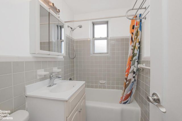 5645 NETHERLAND Avenue # 6E, New York City, NY 10471