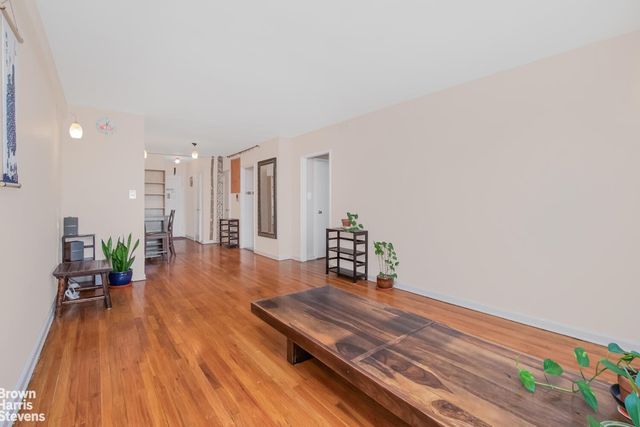 5645 NETHERLAND Avenue # 6E, New York City, NY 10471