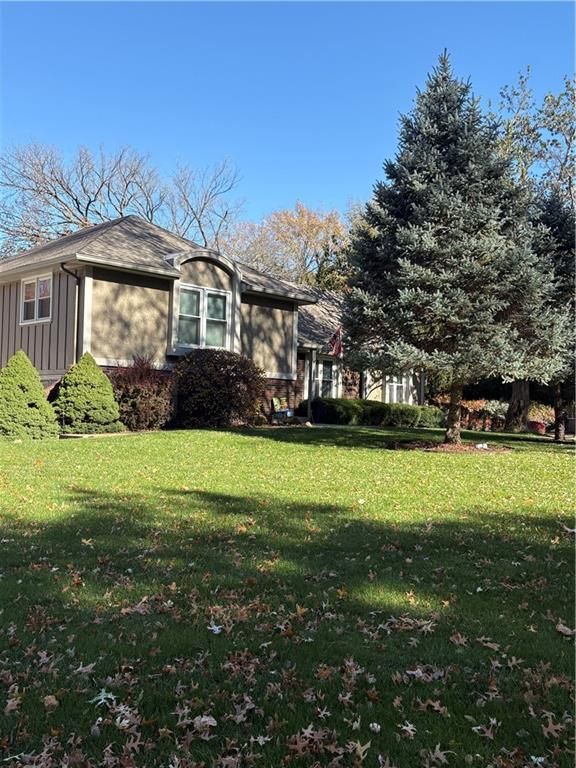 1400 NW DEER RUN Trail, Blue Springs, MO 64015