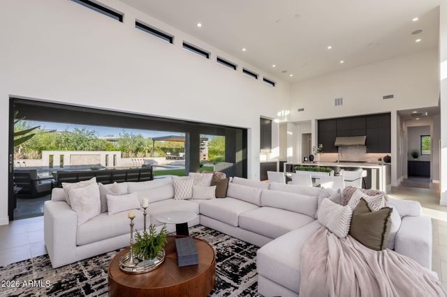 8366 E OLD PAINT Trail, Scottsdale, AZ 85266