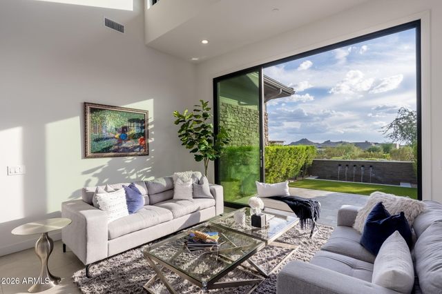 8366 E OLD PAINT Trail, Scottsdale, AZ 85266