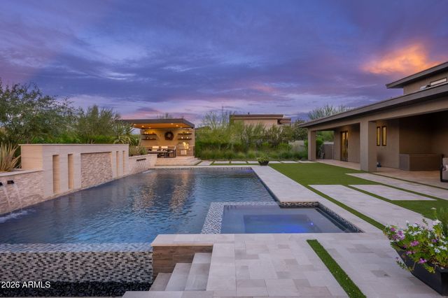 8366 E OLD PAINT Trail, Scottsdale, AZ 85266