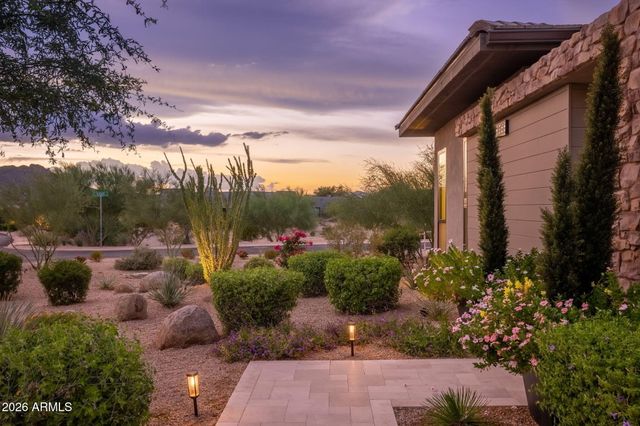 8366 E OLD PAINT Trail, Scottsdale, AZ 85266