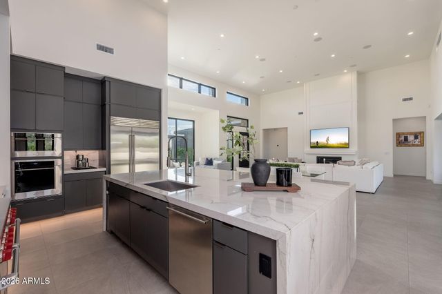 8366 E OLD PAINT Trail, Scottsdale, AZ 85266