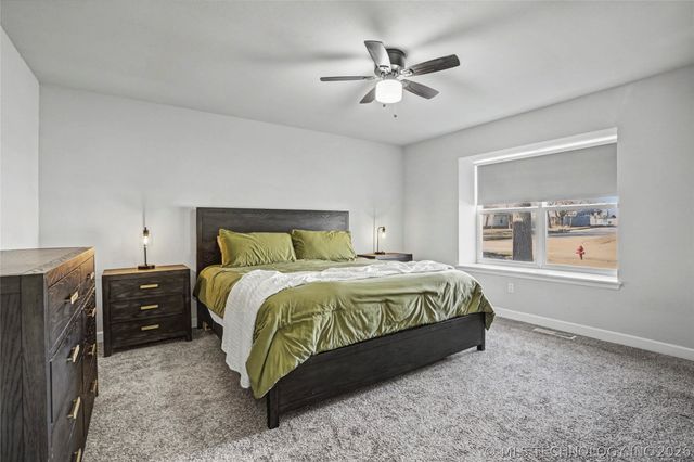 3803 S Walnut Place, Broken Arrow, OK 74011