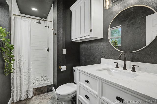 3803 S Walnut Place, Broken Arrow, OK 74011