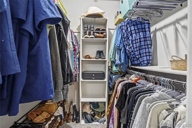 3803 S Walnut Place, Broken Arrow, OK 74011