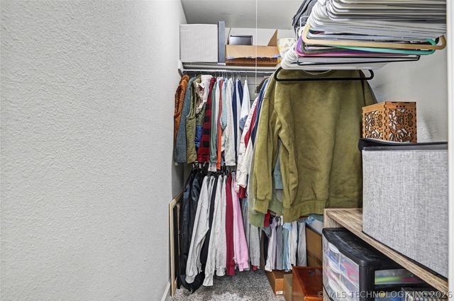 3803 S Walnut Place, Broken Arrow, OK 74011