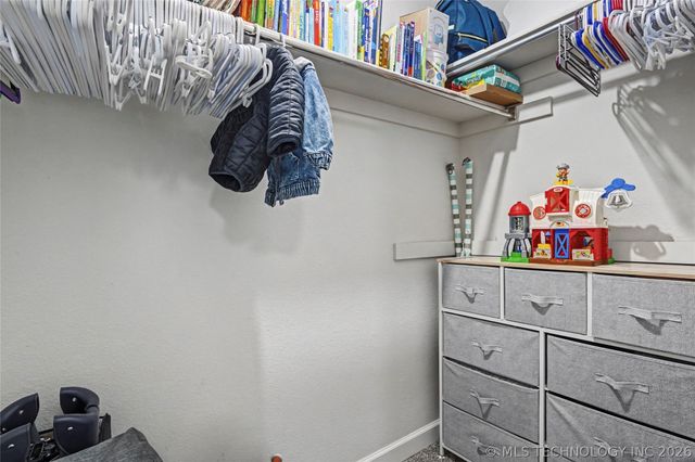 3803 S Walnut Place, Broken Arrow, OK 74011