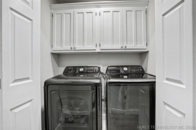 3803 S Walnut Place, Broken Arrow, OK 74011