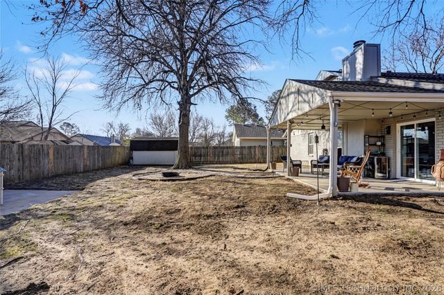 3803 S Walnut Place, Broken Arrow, OK 74011