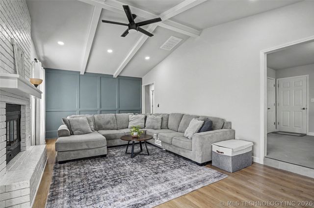 3803 S Walnut Place, Broken Arrow, OK 74011