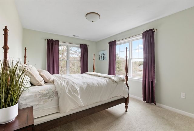 4 Brookmeadow Ln, Grafton, MA 01560