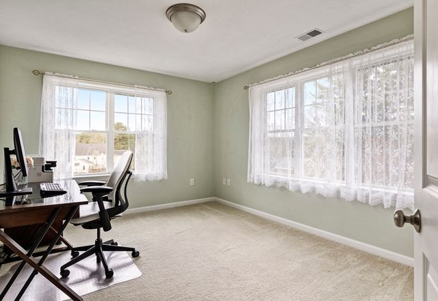 4 Brookmeadow Ln, Grafton, MA 01560