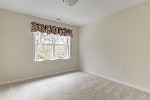 4 Brookmeadow Ln, Grafton, MA 01560