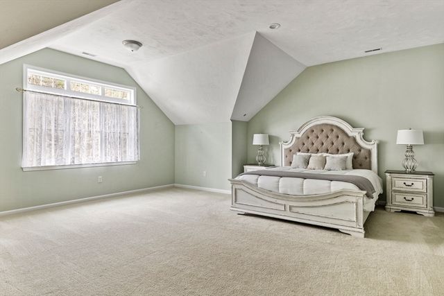 4 Brookmeadow Ln, Grafton, MA 01560