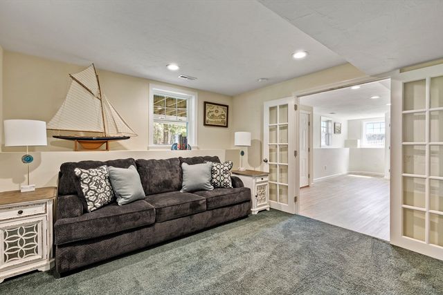 4 Brookmeadow Ln, Grafton, MA 01560