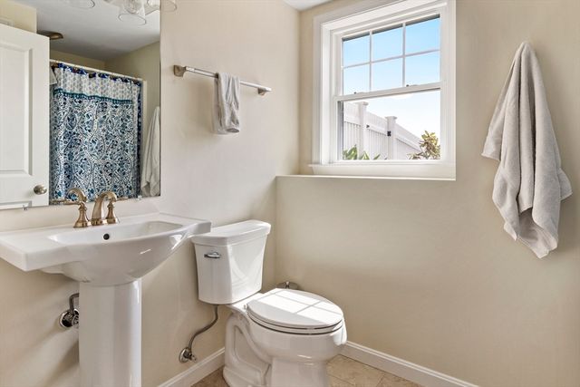 4 Brookmeadow Ln, Grafton, MA 01560