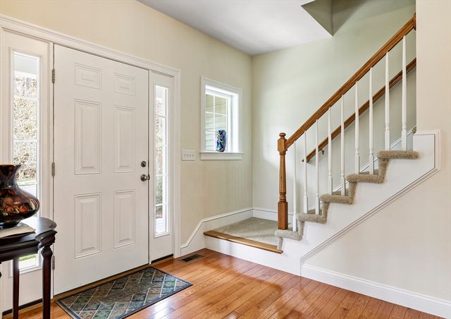 4 Brookmeadow Ln, Grafton, MA 01560