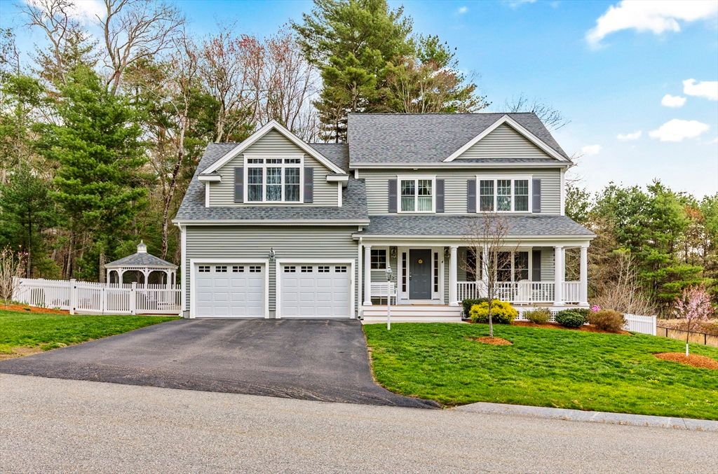 4 Brookmeadow Ln, Grafton, MA 01560