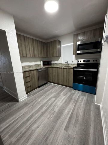 1121 NW 40th St 2, Miami, FL 33127