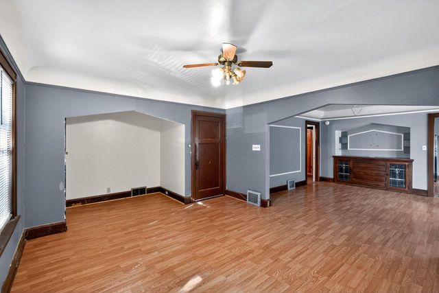 2916 W Melvina STREET, Milwaukee, WI 53216