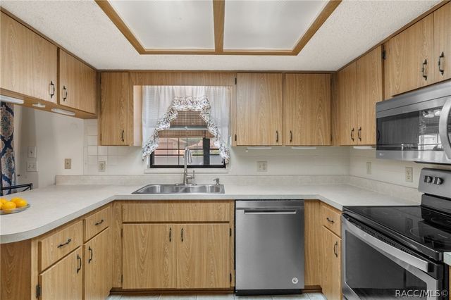 3640 S Springbreeze Way, Homosassa, FL 34448