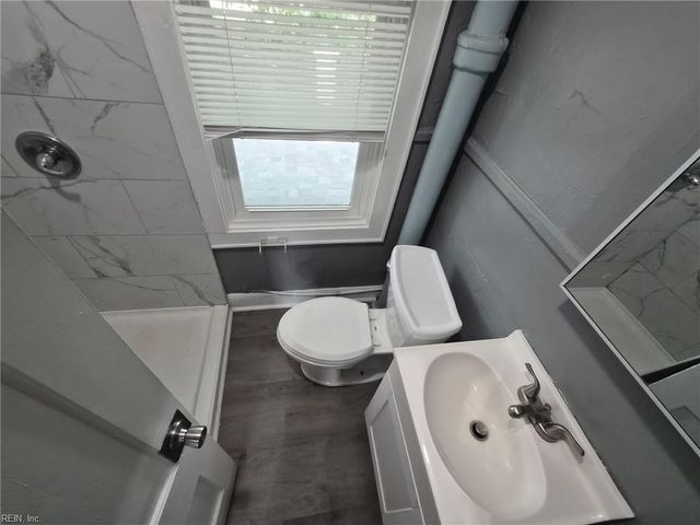 3 Cotton PL, Portsmouth, VA 23702