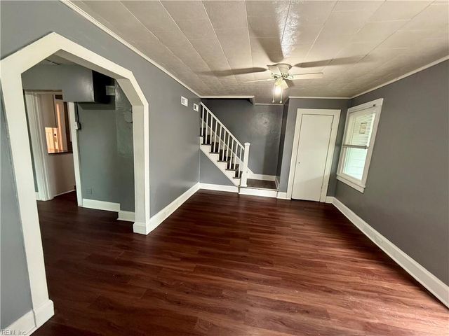 3 Cotton PL, Portsmouth, VA 23702