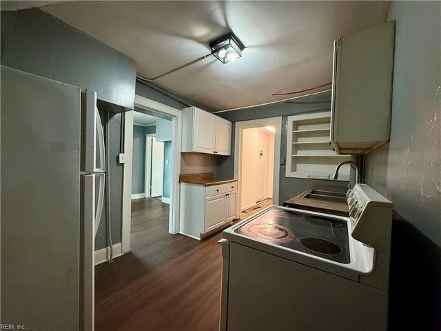 3 Cotton PL, Portsmouth, VA 23702