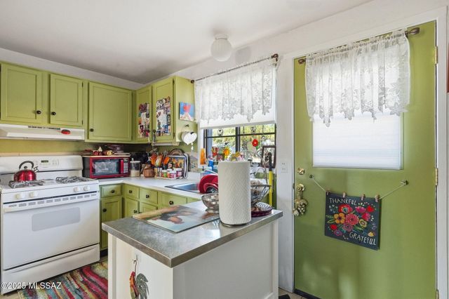 177 S Paseo Pena Apt B, Green Valley, AZ 85614