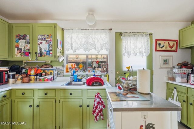 177 S Paseo Pena Apt B, Green Valley, AZ 85614