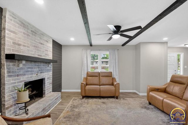 5838 SW 25th ST, Topeka, KS 66614