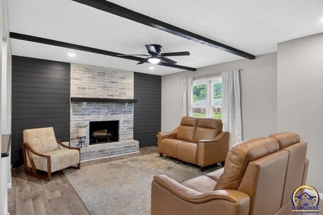 5838 SW 25th ST, Topeka, KS 66614