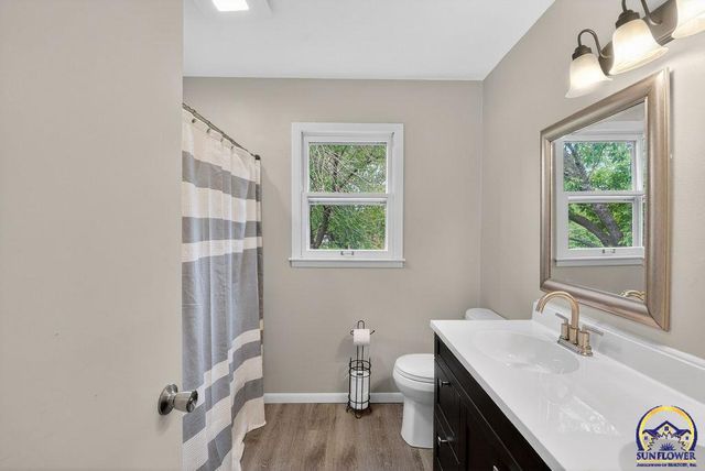 5838 SW 25th ST, Topeka, KS 66614